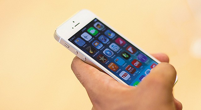 Celular lidera pesquisa para Dia dos Pais. Foto: Getty Images